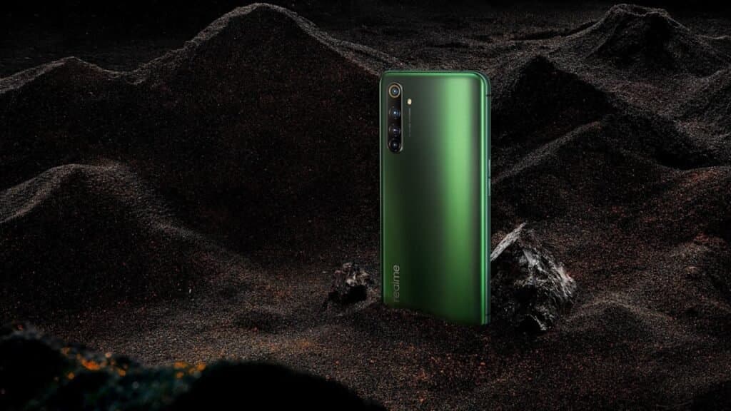 Realme X50 Pro 5G smartphone (Moss Green / Rust Red color variants)
