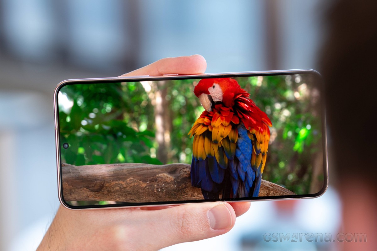 1080p+, HDR10+, 120Hz LTPS