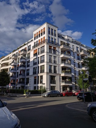 Wide angle camera - f/1.8, ISO 50, 1/4000s - Huawei nova 10 Pro hands-on