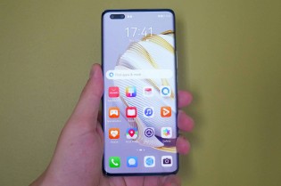 Handling the Huawei nova 10 Pro