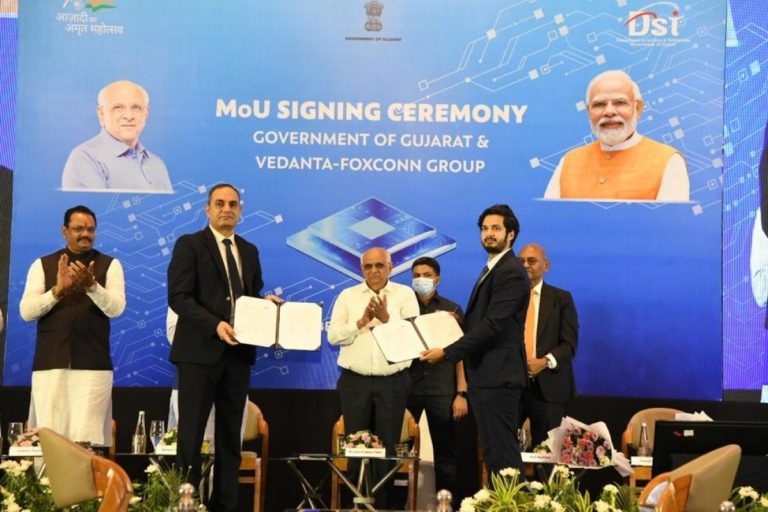 Foxconn and Vedanta sign MoU for semiconductor and display manufacturing plants in Gujarat
-Techweu